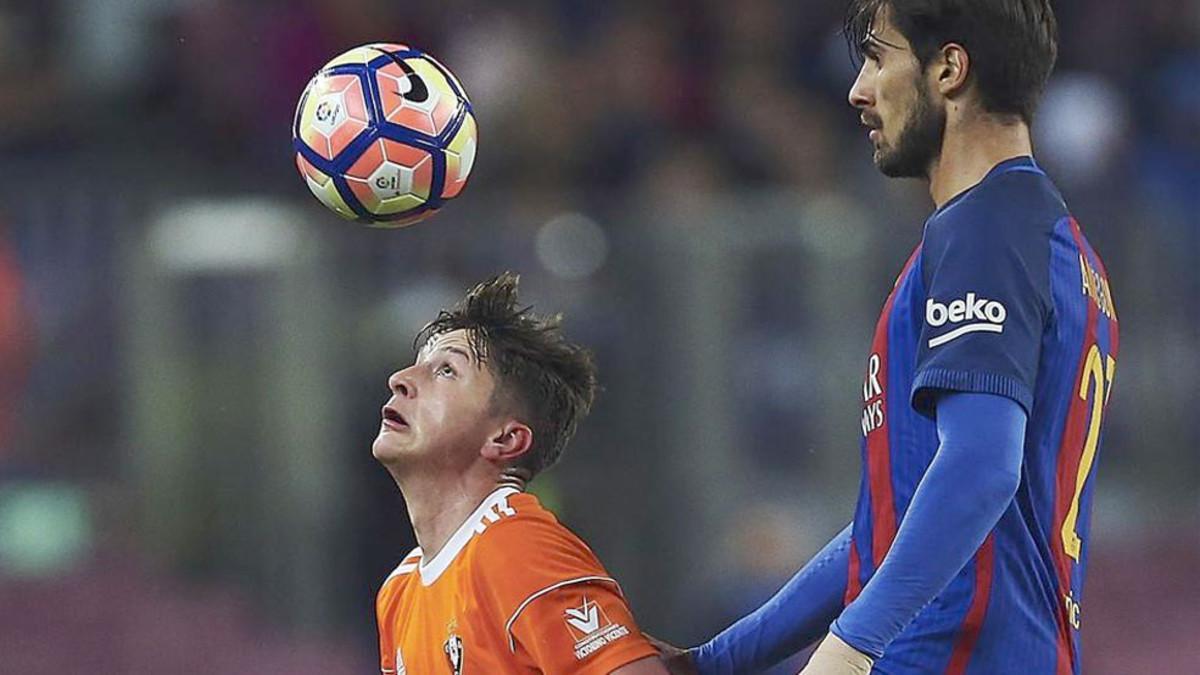 Miguel Olavide jugó esta temporada con Osasuna en el Camp Nou