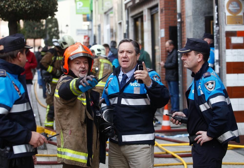 Incendio en un bazar chino de Oviedo.