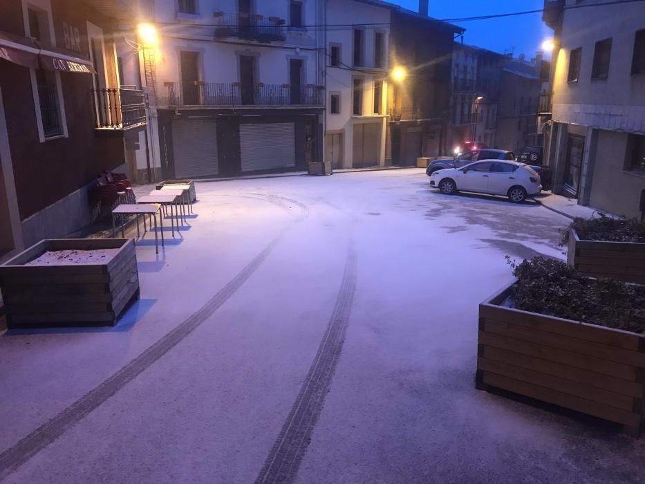 Molló s'ha llevat amb una fina cap de neu