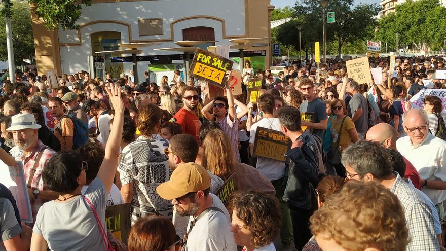 Fünf Jahre auf Mallorca leben vor Hauskauf: die Forderungen der Aktivisten der Massendemo