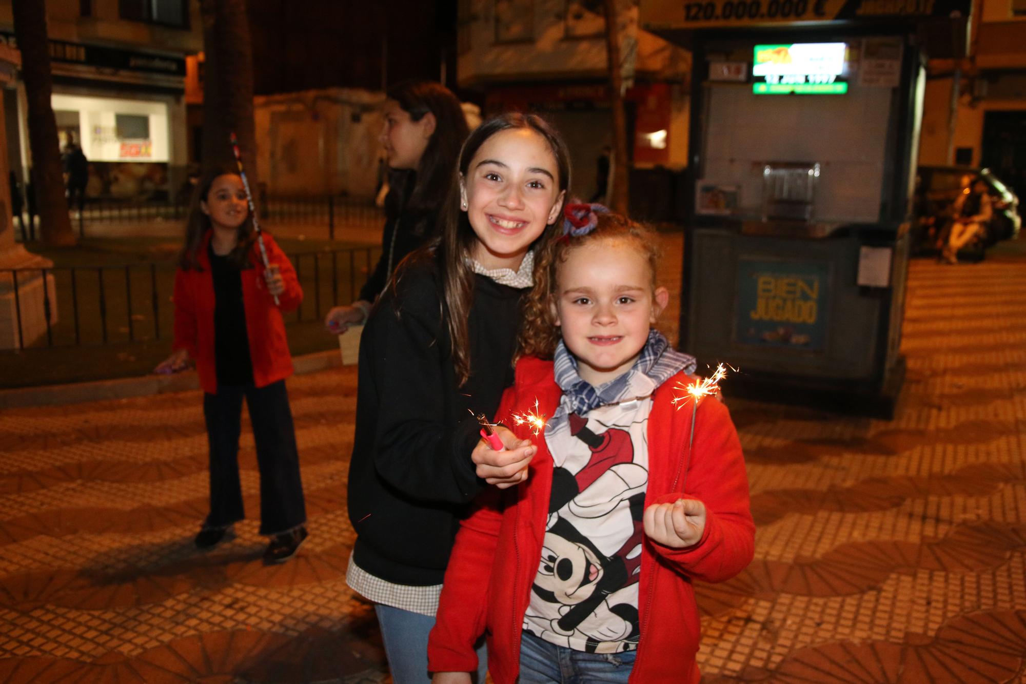 GALERÍA: Multitudinaria 'plantà' para entrar de lleno en las Fallas de Burriana