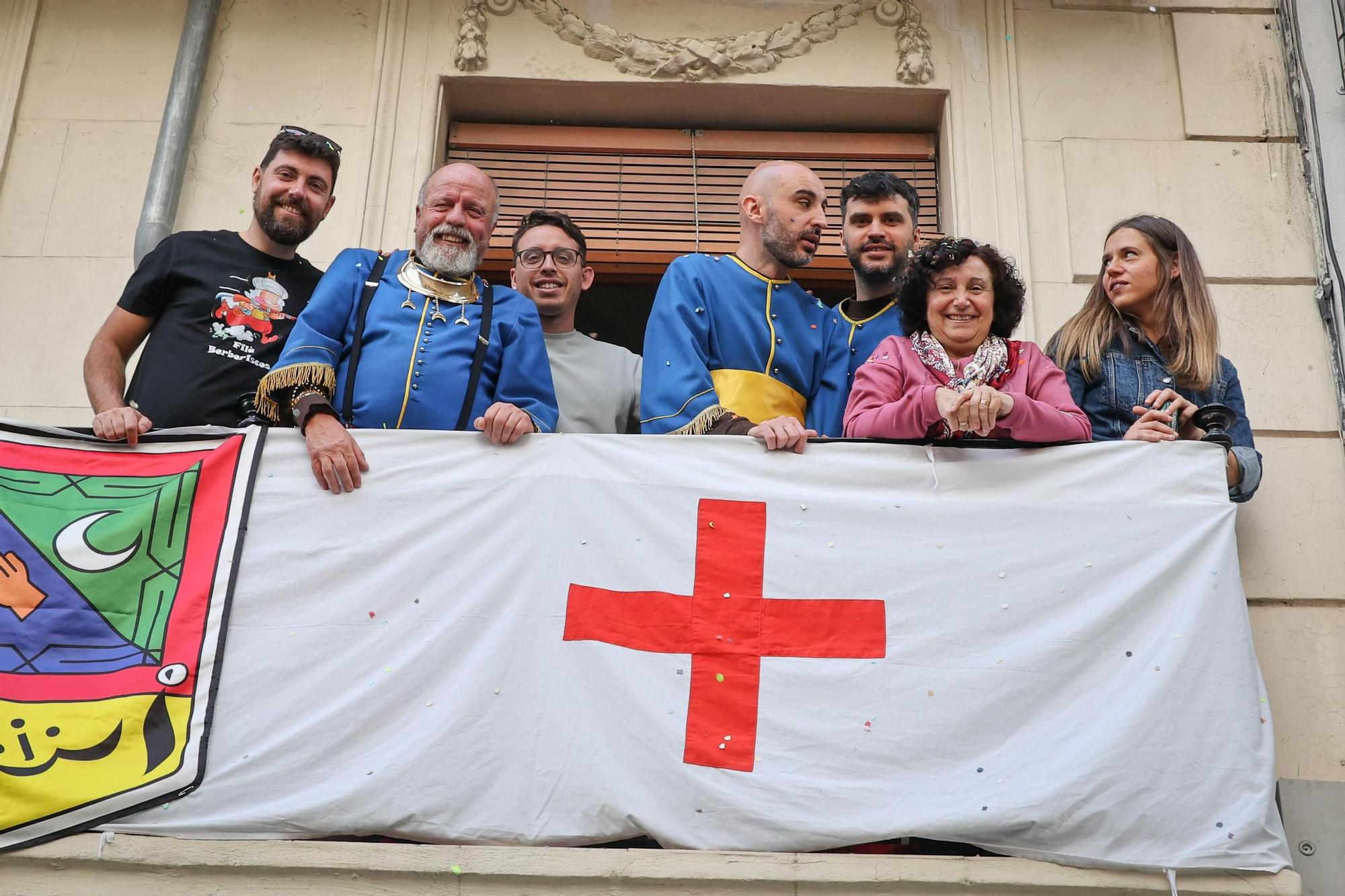 Alcoy se entrega al espectáculo de las tropas cristianas