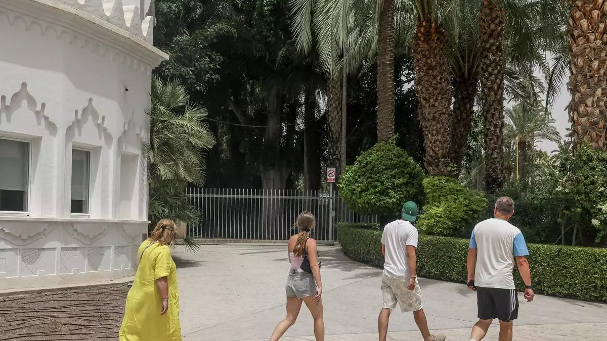 La alerta roja impone nuevas restricciones en Elche por el calor extremo y el riesgo de tormentas: cierre de espacios públicos y mensajes a los móviles