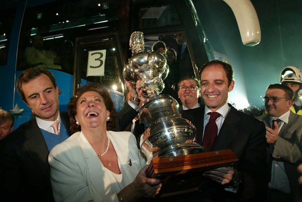 Rita Barberá llega a la sede de la Copa América de Vela en 2003.