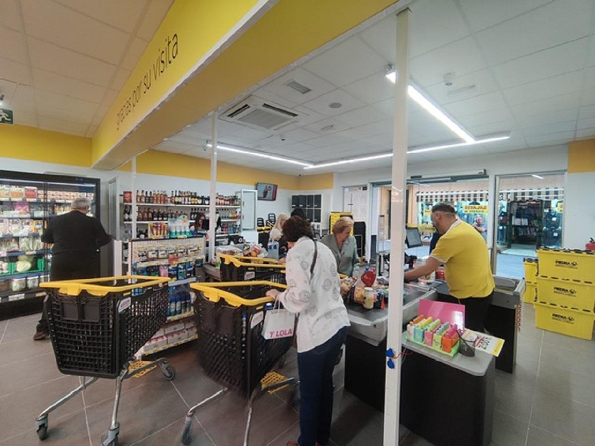 Nuevas instalaciones del supermercado Piedra en la calle Manuel de Sandoval.
