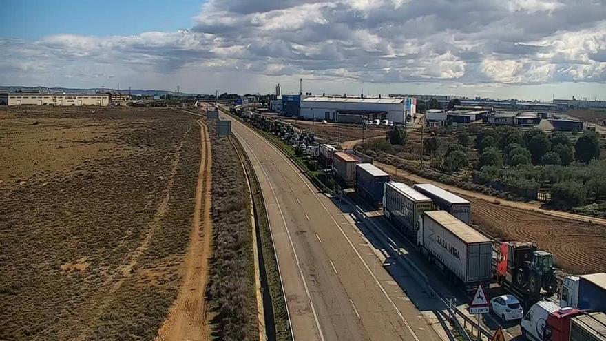 Séptimo día de tractoradas en Aragón, en directo: cortes en la AP-68 y en la provincia de Huesca