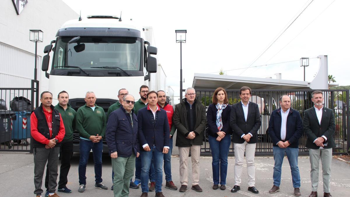 Lucena envía seis camiones para los afectados por la Dana.