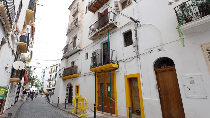Alarma por el desprendimiento de un balcón en la ciudad de Ibiza