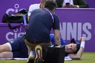 Andy Murray se despide de Queen's lesionado