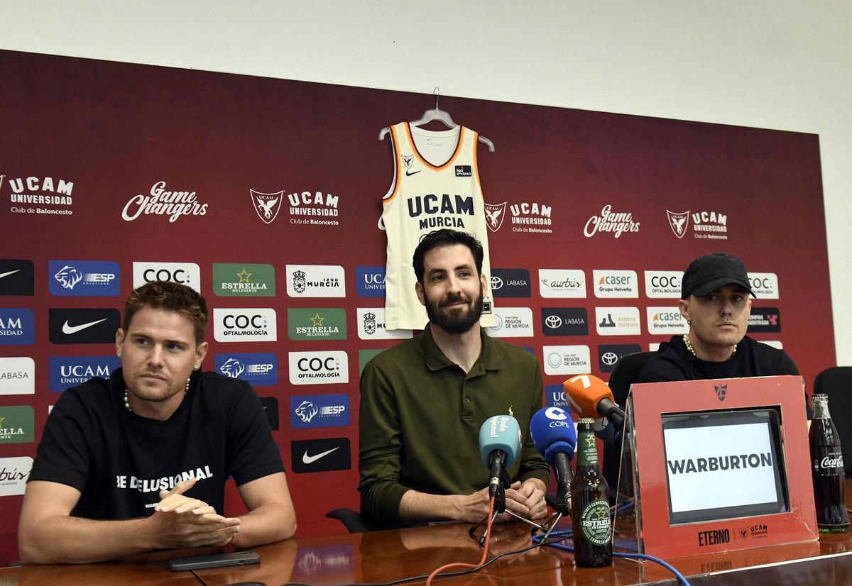Momento de la presentación de la segunda camiseta en el Palacio de los Deportes.
