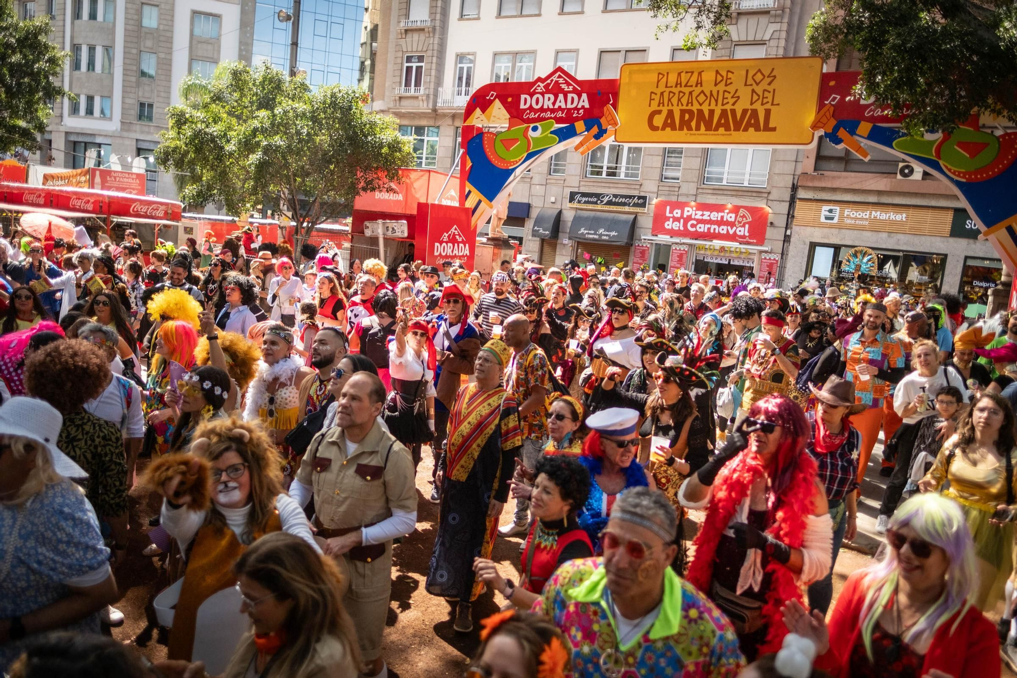 Santa Cruz celebra su segundo Carnaval de día