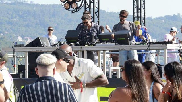 Los Djs empezaron a actuar a primera hora de la tarde. | JOSÉ LORES