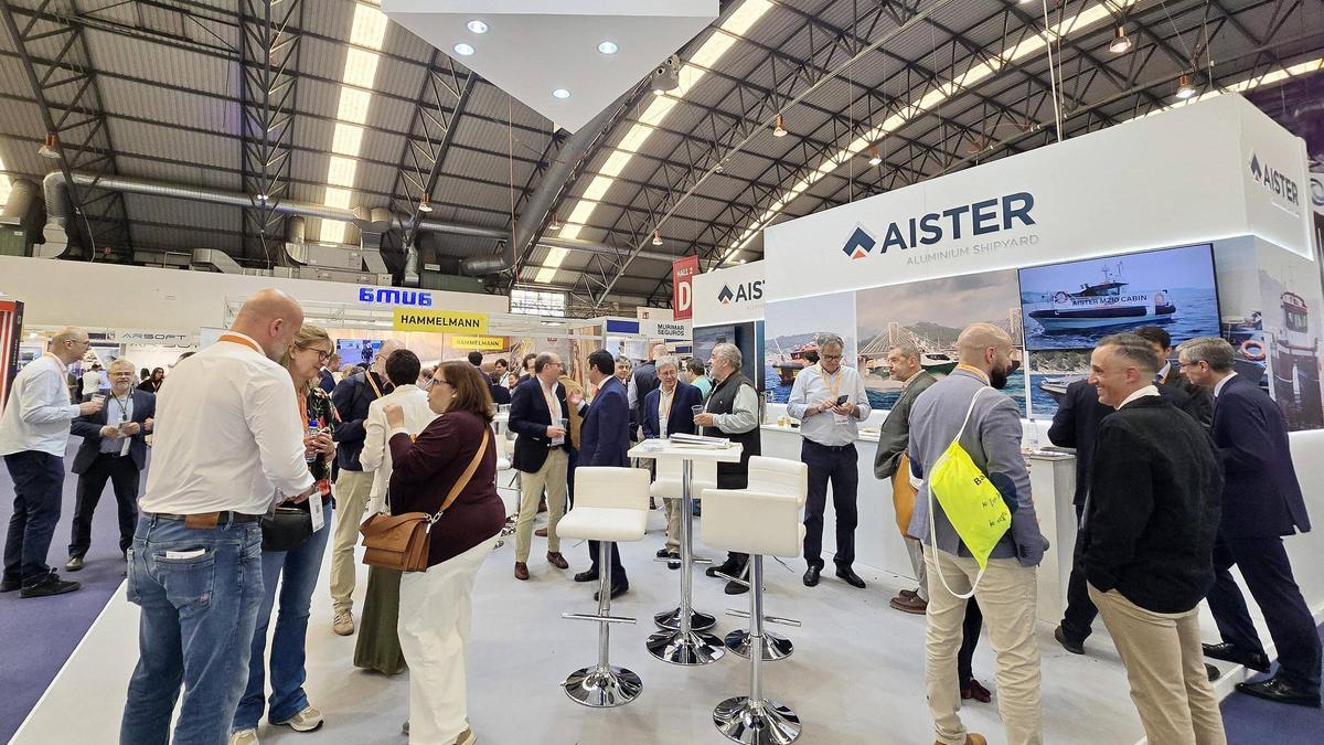 El expositor de Aister lleno de gente en la segunda jornada de Navalia.