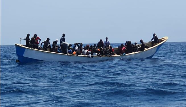 Llegada de una patera al sur de Tenerife.