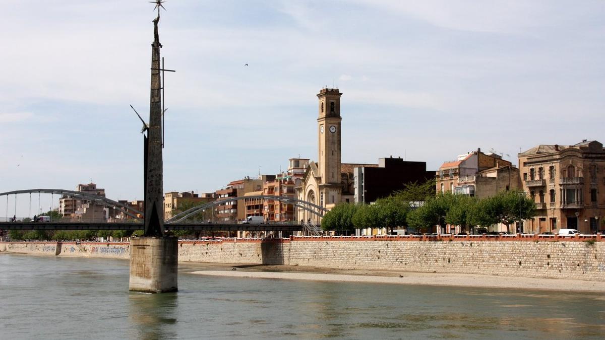 El monumento franquista del Ebro, en Tortosa.
