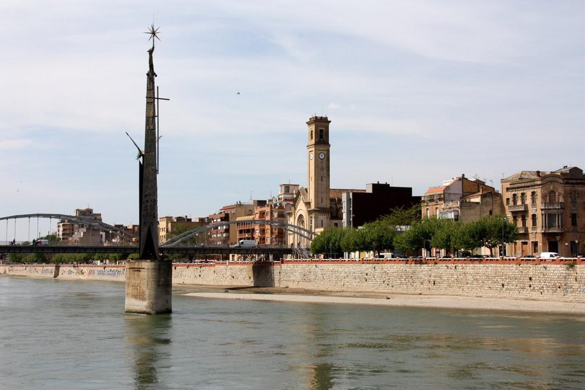 El monumento franquista del Ebro, en Tortosa.