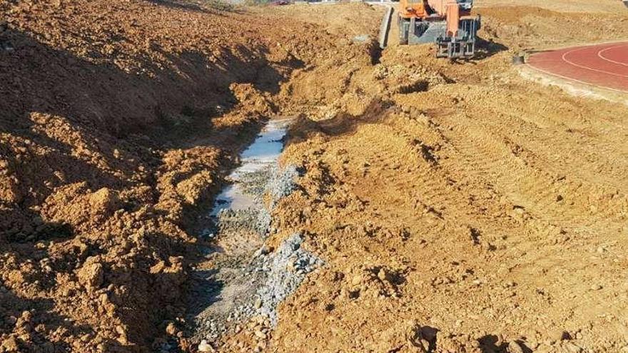 Agua ya canalizada en la Ciudad Deportiva.