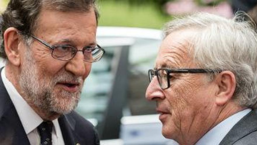 Rajoy se enfrenta a Juncker: &quot;Si el Reino Unido se va, Escocia también&quot;