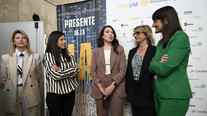 La Universidad de Murcia acoge un foro nacional sobre Inteligencia Artificial y el papel femenino en empresas emergentes