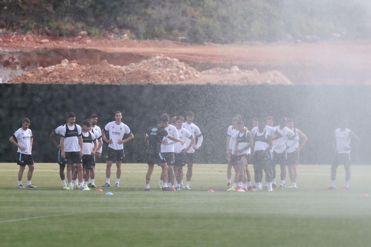 Galería | El CD Castellón entrena en la Ciudad Deportiva Globeenergy antes de la visita a la AD Ceuta