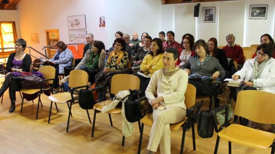 El Foro Comunicación y Escuela se acerca en Santalla a la literatura de Francisco Rodil