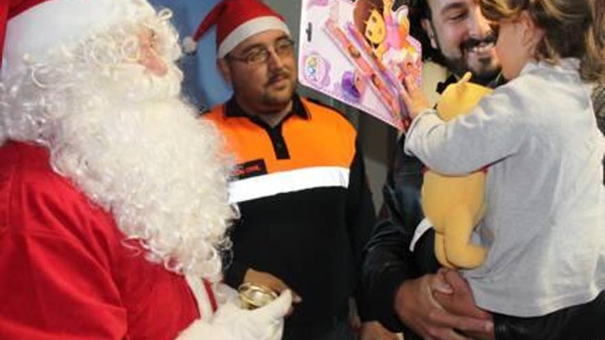 Visita de Papá Noel al Hospital de Torrevieja