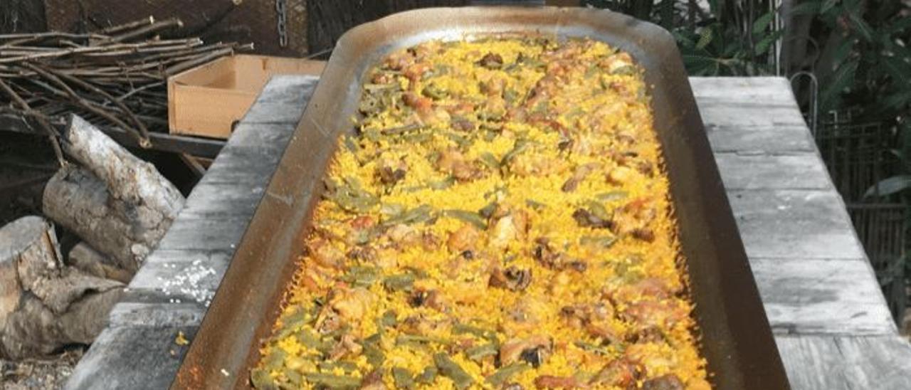 La paella alargada (el &#039;paello&#039;) cuesta más de 280 euros.