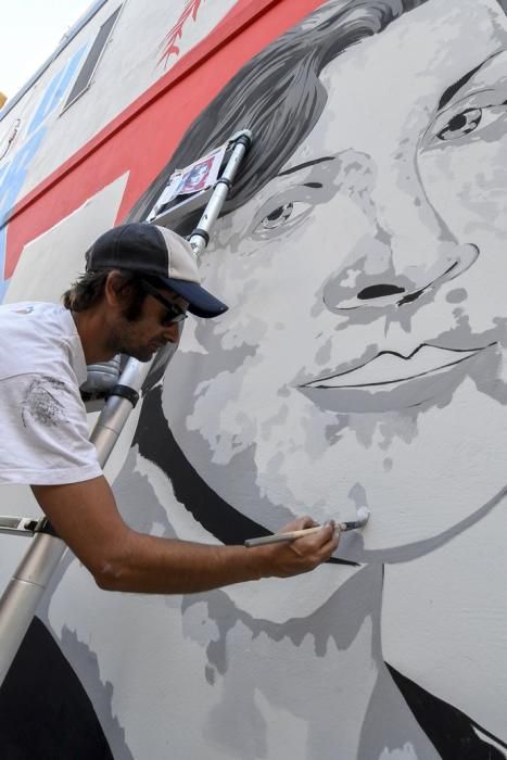 15-04-19 LAS PALMAS DE GRAN CANARIA.CALLEJON LAS LAGUNETAS. LAS PALMAS DE GRAN CANARIA. Fotos de un mural que estan pintando en un solar en el callejon Las Lagunetas.  | 15/04/2019 | Fotógrafo: Juan Carlos Castro