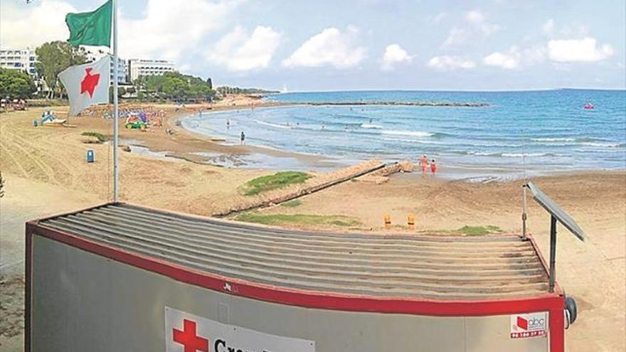 Alcossebre reabre la playa de Las Fuentes al baño tras 10 días