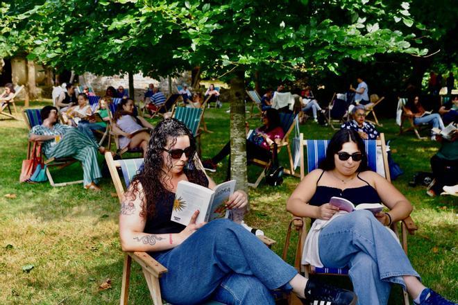 La Fiesta de lectura colectiva en el Pueblu d'Asturies de Gijón, en imágenes