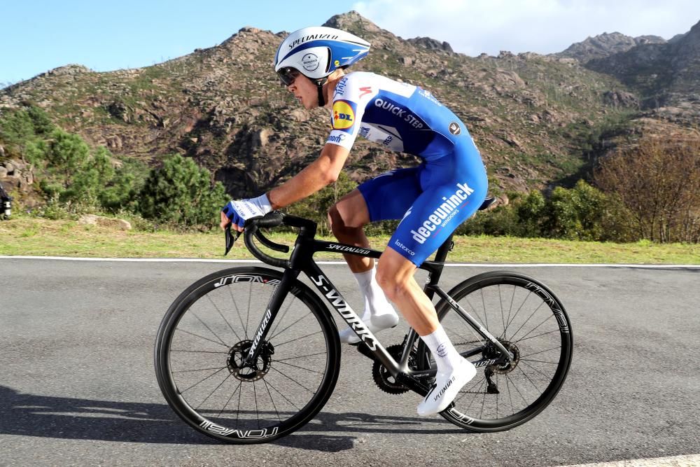 Roglic gana la crono en el Mirador de Ézaro