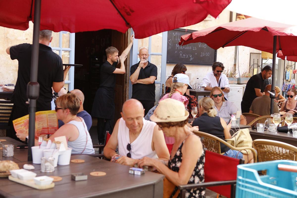 Mallorcas internationaler Wochenmarkt: So trubelig geht es mittwochs in Santanyí zu