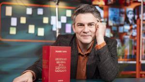 El actor Roger Coma, conductor de Català fàcil