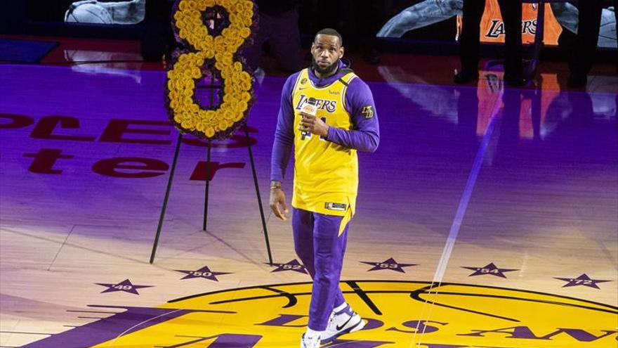 El Staples Center rinde un homenaje a Kobe Bryant