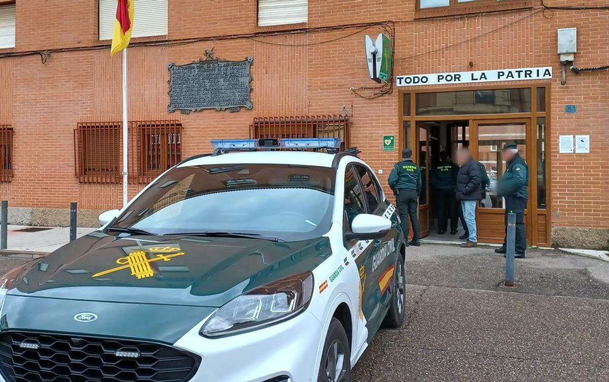 El detenido paso la noche en el Puesto Principal de la Guardia Civil hasta pasar a disposición judicial y ser puesto en libertad.