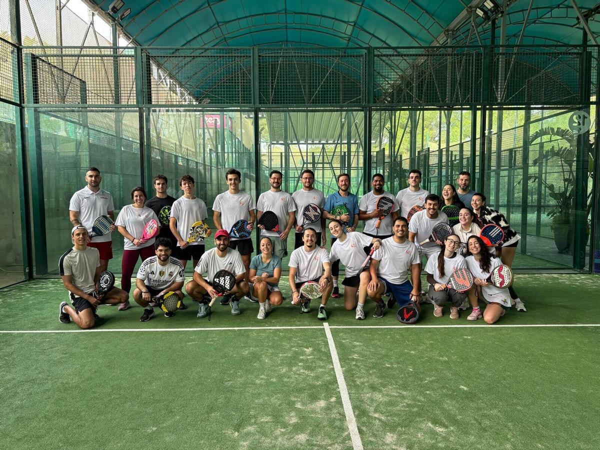 Participantes del torneo de pádel de Coco Crew.