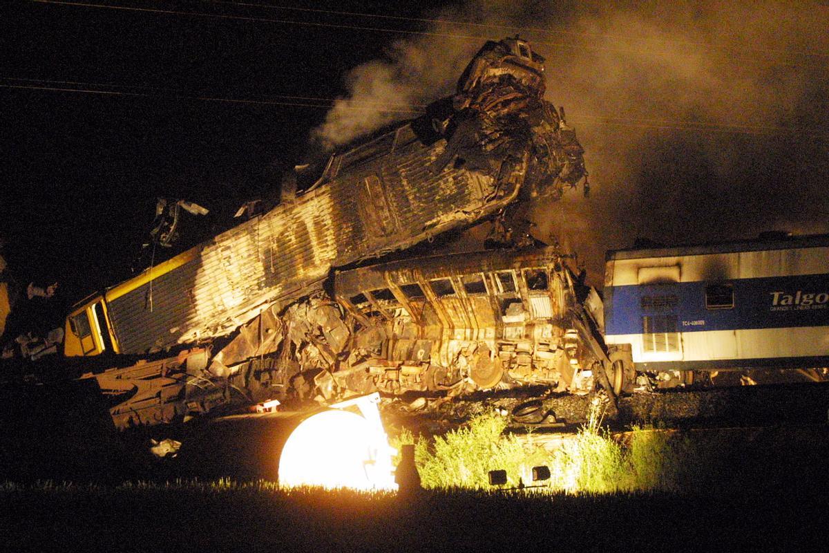 Las imágenes del trágico accidente ferroviario de Chinchilla que salpicó de lleno a la Región de Murcia