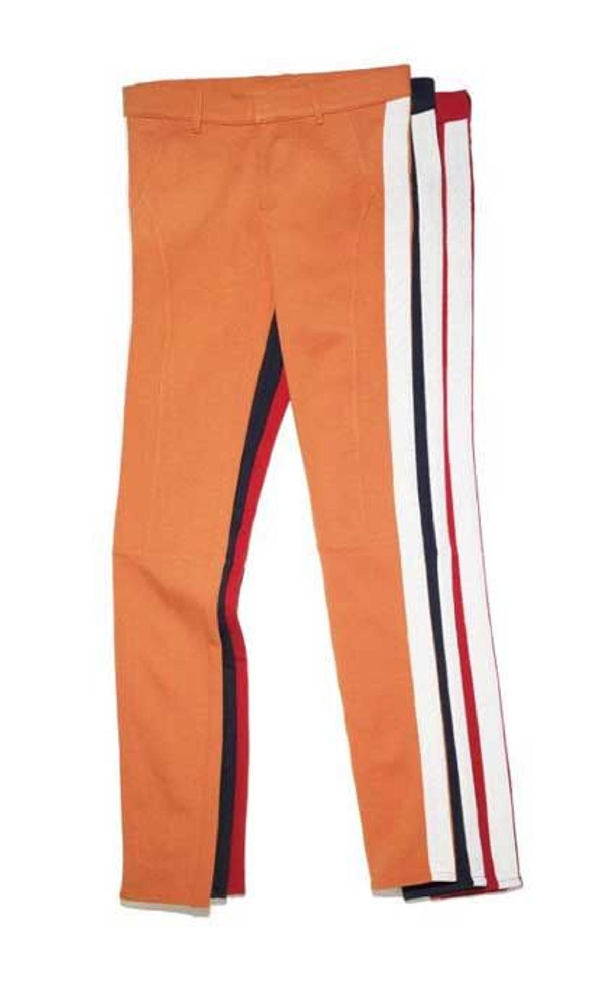 Pantalones inspiración retro Tommy Hilfiger (179 €).