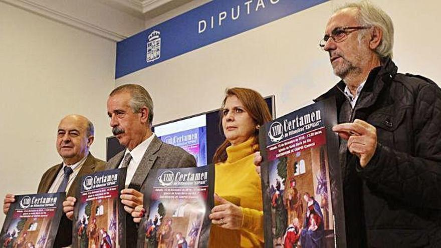 Feliciano Ferrero, (Caja Rural); José Luis Bermúdez, diputado de Cultura; Flor Guerrero, presidenta de Espigas y Sarvelio Villar, de la asociación de Castroverde.