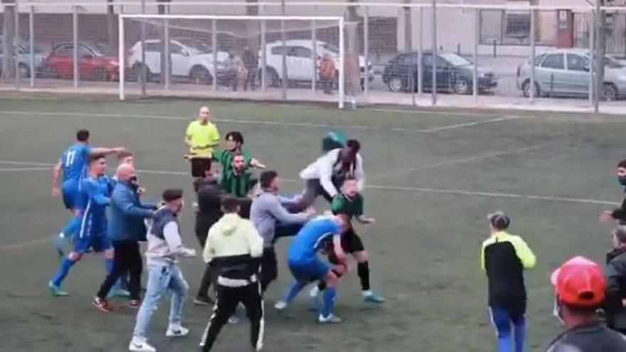 batalla campal durante un partido de fútbol la provincia
