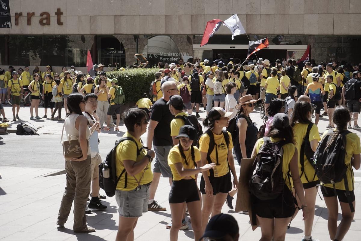 La protesta de professors es trasllada aquest divendres a Monserrat
