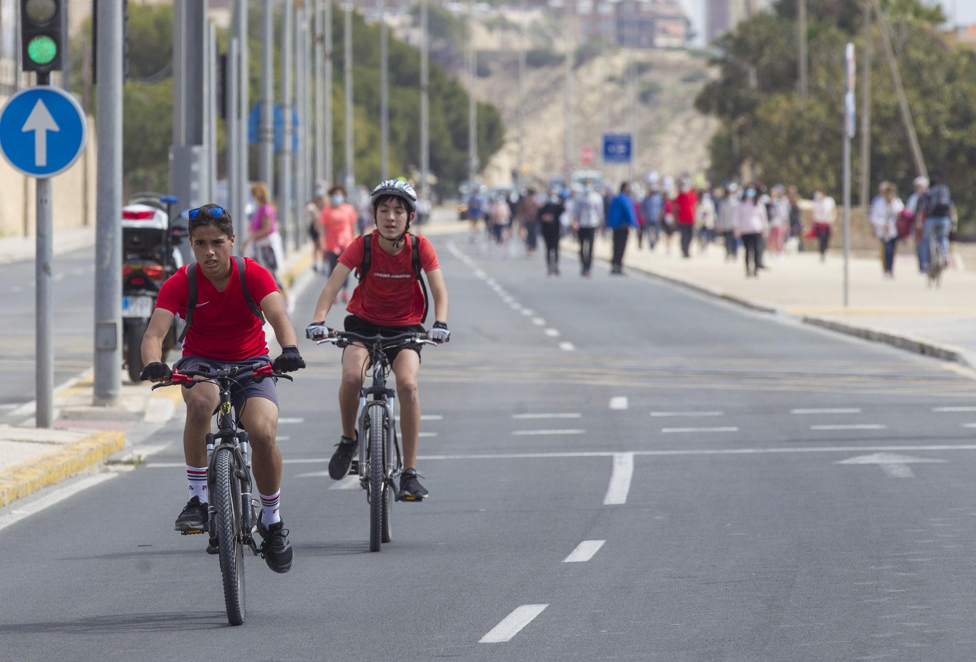 Así se ha celebrado el Domingo de Mona en Alicante