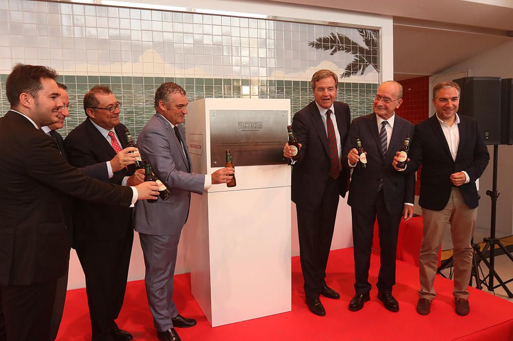 Representantes políticos e institucionales de Málaga acudieron al acto oficial de inauguración de la fábrica de Cerveza Victoria