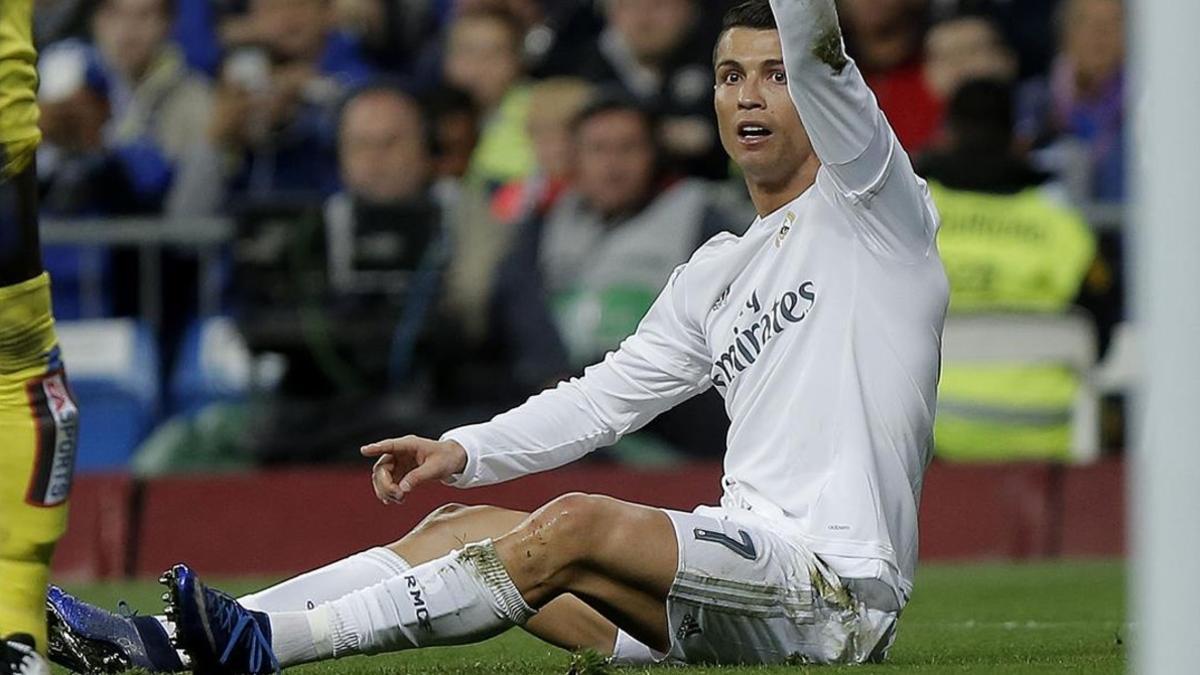 Cristiano, en el suelo en el encuentro ante el Villarreal, en el que se lesionó