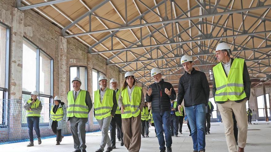 Visita de la consellera de Recerca i Universitats a la Fàbrica Nova de Manresa