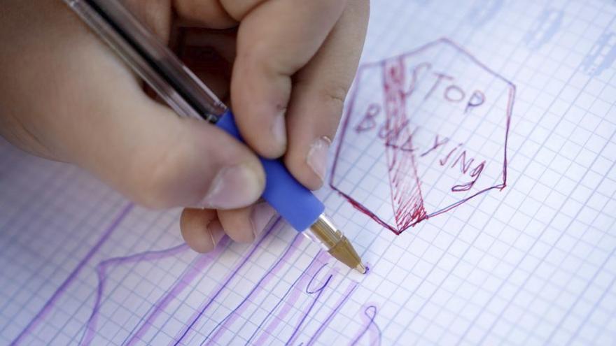 "No et fiquis en embolics": l’error que facilita l’assetjament