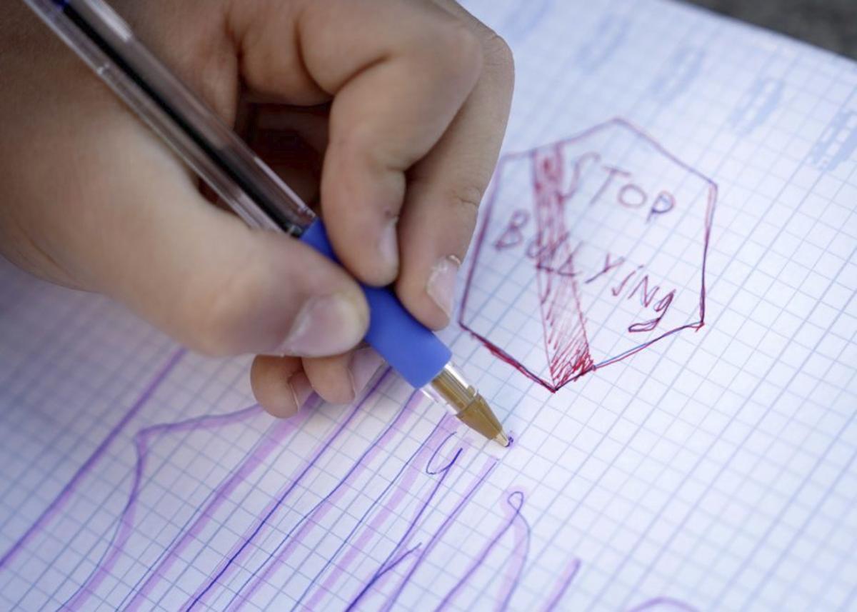 "No et fiquis en embolics": l’error que facilita l’assetjament