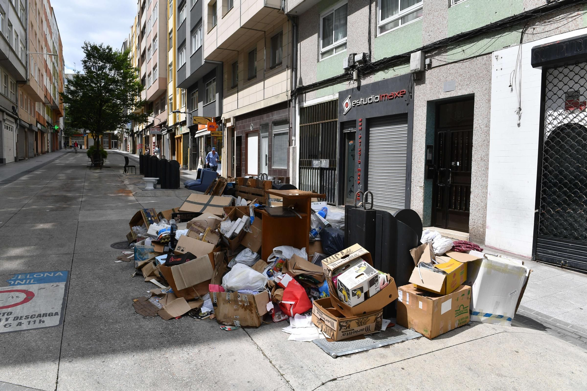 Los trabajadores de la recogida de basura en A Coruña anuncian una huelga indefinida desde el 1 de agosto