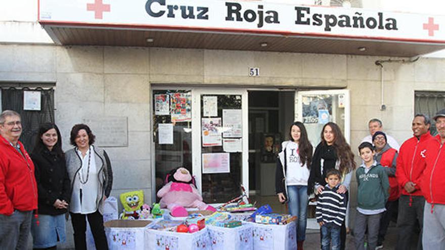 Recogida de regalos en Cruz Roja de Ibiza para la campaña &#039;Recollint Somriures&#039; del año pasado.