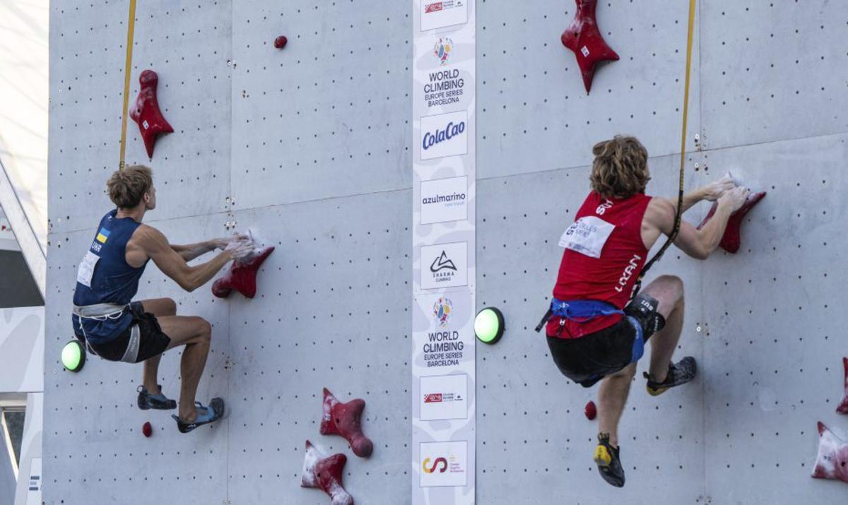 Un dels patinadors durant la prova d’acrobàcies al ‘halfpipe’.  | ZOWY VOETEN
